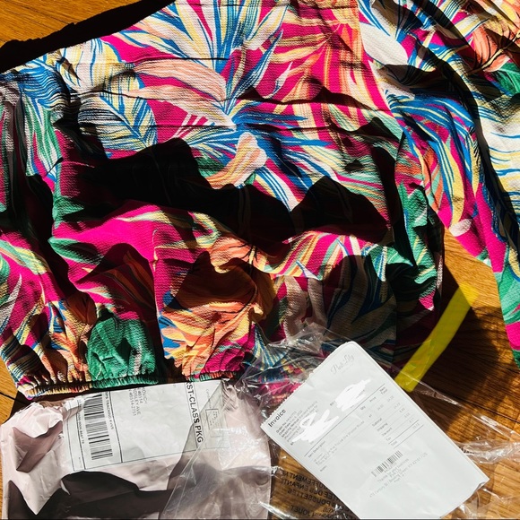 NWOT! Pink tropical one shoulder blouse - Picture 4 of 6